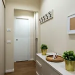 Duomo B - Quiet Two Bedrooms & Bathroom *