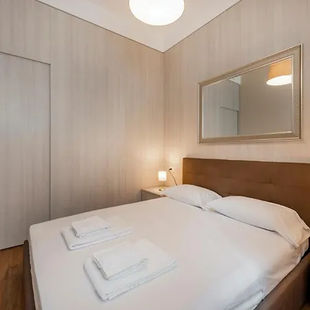 Duomo B - Quiet Two Bedrooms & Bathroom Appartamento *