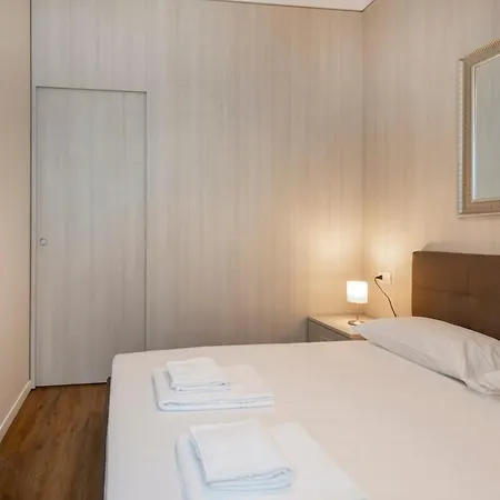 Duomo B - Quiet Two Bedrooms & Bathroom * Milano